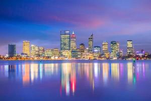 skyline del centro di perth in australia foto