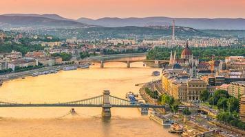 skyline di budapest in ungheria foto