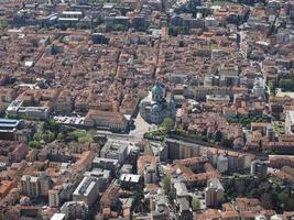 veduta aerea di como, italia foto