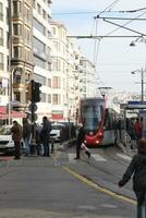 tacchino Istanbul 1 giugno 2023. Istanbul leggero treno la metropolitana a un' quartiere stazione foto