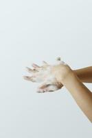 lavati le mani. igiene. pulire le mani per prevenire l'infezione. foto