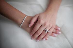 anelli di diamanti da sposa, preparativi per il matrimonio, offerta di matrimonio foto