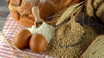 delizioso mix fresco di pane concetto di cibo foto