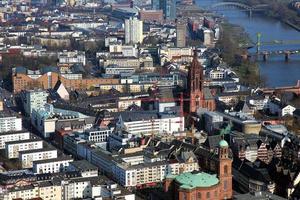 edifici generali del paesaggio urbano europeo in germania francoforte foto