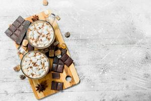 caldo cioccolato con marshmallows. foto