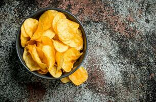 Patata patatine fritte nel il ciotola. foto