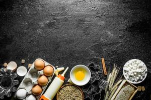 cottura al forno sfondo. preparazione di fatti in casa Impasto. foto