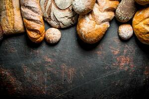 un' varietà di pane. foto