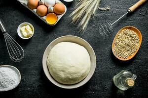 Impasto sfondo. ingredienti per Impasto preparazione. foto