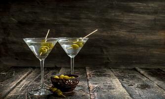 Martini con olive. foto