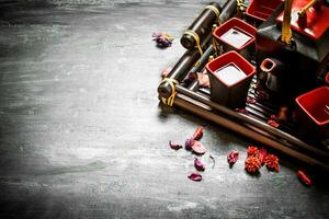 tradizionale Cinese tè con erbe aromatiche. foto