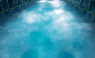 bolle d'acqua in piscina foto