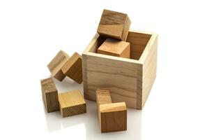 di legno cervello cubo. di legno puzzle fatto su di parti isolato su un' bianca sfondo. attività commerciale successo concetto. disposizione per presentazione. foto