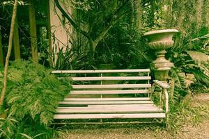 vecchia panchina nel parco - filtro effetto vintage