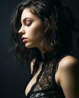 ritratto di bellissimo giovane donna con Riccio capelli su buio sfondo generativo ai foto