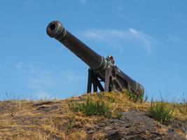 Cannone portoghese sulla collina di Calton a Edimburgo