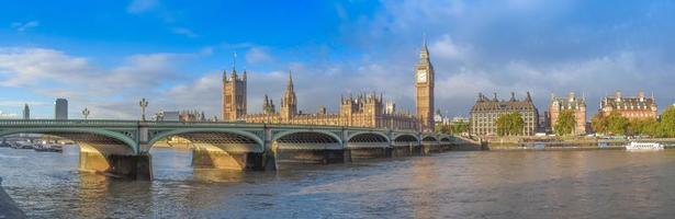 il ponte di westminster a londra foto