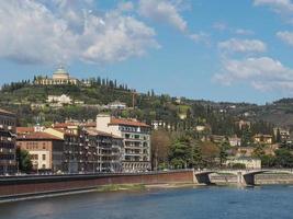 santuario madonna di lourdes a verona foto