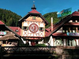 Il più grande orologio a cucù del mondo a Treviri, Germania, Europa foto