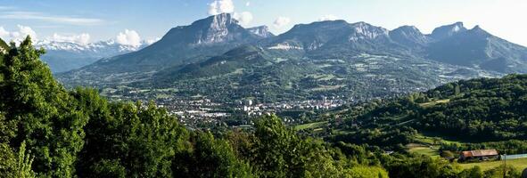 sereno primavera paesaggio nel Savoia, Francia foto