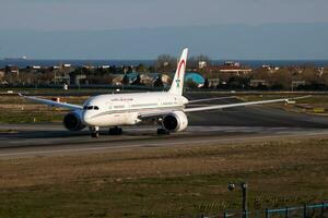 reale aria maroc boeing 787-8 cn-rgu sognatore passeggeri aereo partenza a Istanbul ataturk aeroporto foto
