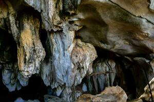 dentro un' grotta foto