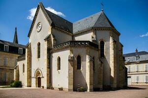 storico santo Gildard convento nel mai, Francia, dove il incorrotto corpo di santo bernadette soubirous riposa. un' spirituale luogo visitato di pellegrini In tutto il mondo. foto