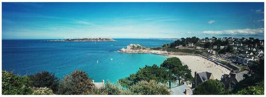 mozzafiato costiero Visualizza nel bretagna, perros guirec, trestrignel, Francia foto