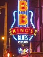 insegne al neon di beale street memphis tennessee foto