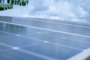 solare pannelli con alternativa energia fonti, cielo sfondo foto