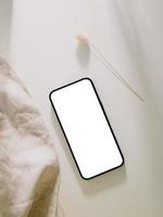 mockup di smartphone, telefono con modello di schermo vuoto. distesi foto