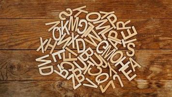 le lettere dell'alfabeto inglese.