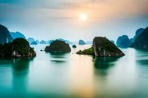 il sole sorge al di sopra di il acqua nel halong baia. ai-generato foto