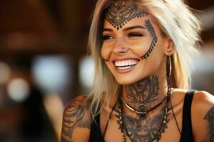 ai generativo. salutare denti e un' bellissimo largo Sorridi di un' giovane bionda donna con tatuaggi su sua viso e corpo foto