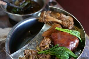 tailandese cibo, Maiale gamba riso foto
