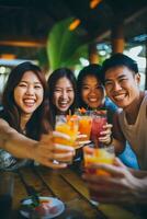 gruppo di contento amici godendo cocktail a spiaggia festa viaggio e estate vacanza concetto, ai generativo foto