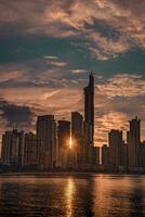 skyline di dubai al tramonto, emirati arabi uniti foto