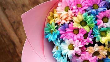 primo piano fiore bouquet di fiori arcobaleno