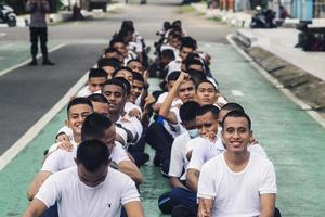 Sorong, Papua Occidentale, Indonesia 2021- candidati sottufficiali della polizia indonesiana foto