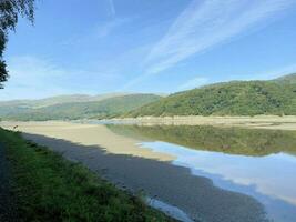 un' Visualizza di il nord Galles campagna su il mawddach pista foto