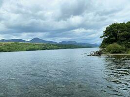 un' Visualizza di coniston acqua nel il lago quartiere foto