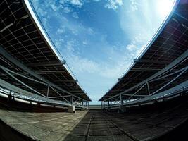 fisheye lente blu cielo nube sfondo sfondo solare cellula energia tecnologia ambiente sole elettricità pannello pulito luce del sole sostenibile risorsa Generatore innovazione fornitura stazione all'aperto industria foto