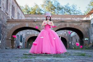 ritratto di un' ragazza con zucchero cranio trucco al di sopra di nero sfondo. Calavera catrina. dia de los muertos. giorno di il morto. Halloween. foto