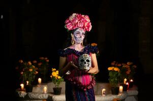 Calavera catrina seduta su un' trono. zucchero cranio trucco. dia de los muertos. giorno di il morto. Halloween. foto