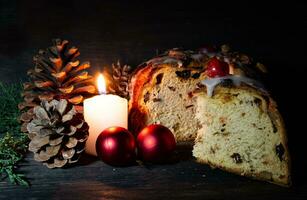 Panettone con frutta per Natale foto