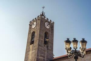 vecchio Chiesa e lampione, nel il centro di Ponte de Lima, Portogallo. foto