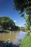 fiume nel centro di siem reap zona turistica della città vecchia in cambogia vicino ad angkor wat