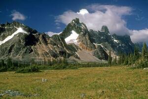 bastioni montagne Canada foto