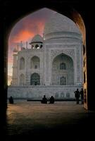 taj mahal, visto attraverso arcata foto