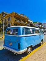 puerto escondido oaxaca Messico 2023 vario minibus furgoni trasportatori veicoli macchine nel puerto escondido Messico. foto